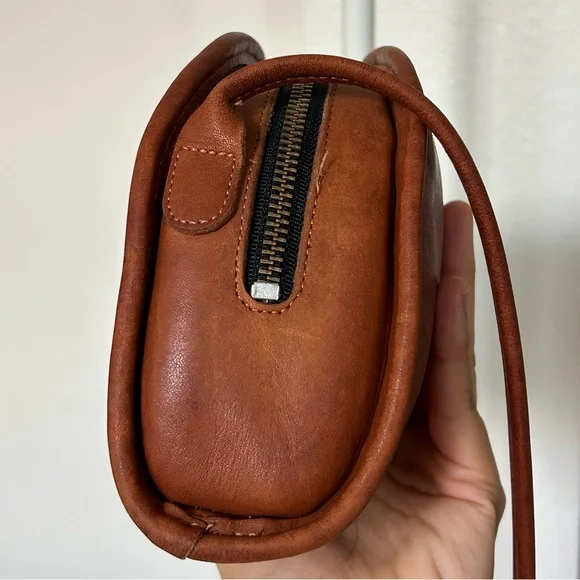 COACH Vintage Kimball Tan Leather Crossbody Bag Round - Picture 6 of 15